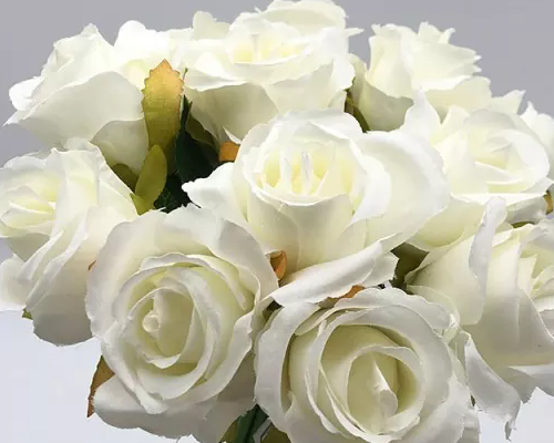 Cosa rende le rose artificiali una scelta perfetta per la decorazione di casa ed eventi?