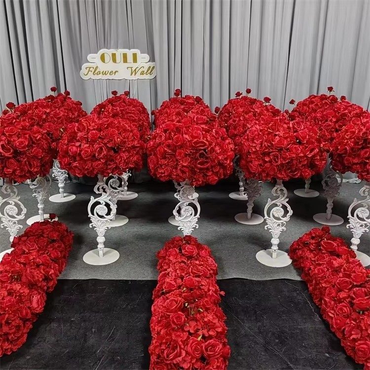 Top Flower Ball Colori per le decorazioni del matrimonio: tendenze rosse, bianche e rosa