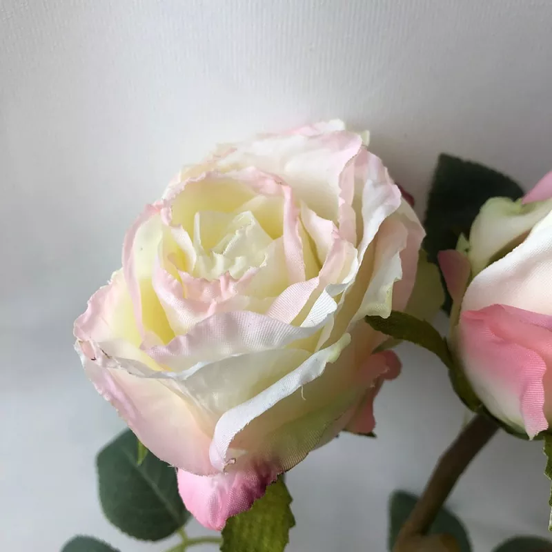 Spray rosa artificiale